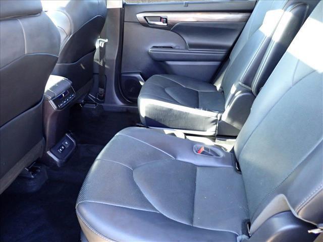 used 2021 Toyota Highlander car, priced at $29,999