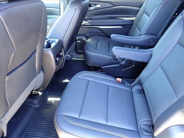 new 2025 Chevrolet Traverse car, priced at $48,999