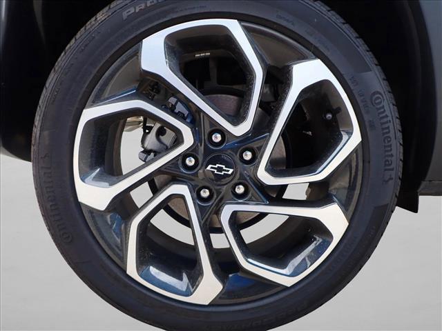 new 2025 Chevrolet Trax car, priced at $25,999