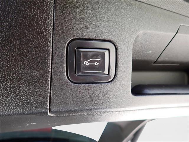 used 2019 Cadillac XT5 car, priced at $23,000