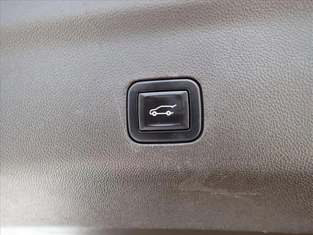 used 2021 GMC Yukon car, priced at $44,180