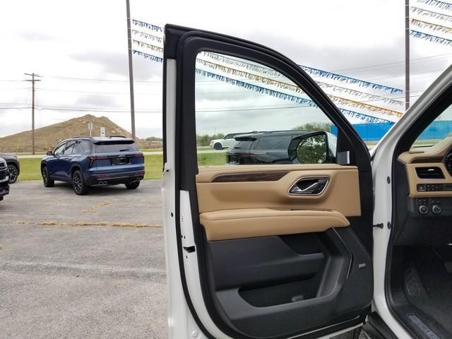 new 2024 Chevrolet Suburban car, priced at $80,385