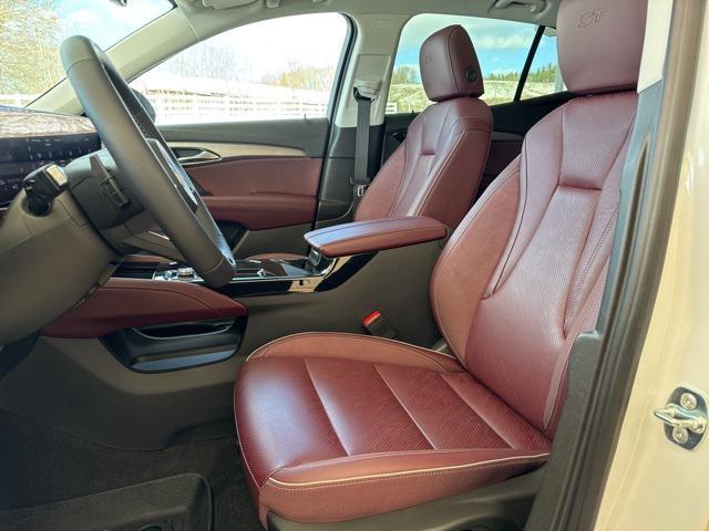 used 2025 Buick Envision car, priced at $37,900