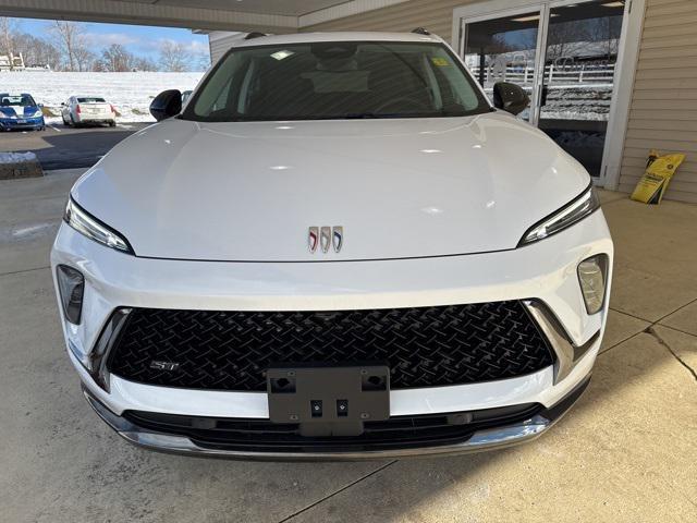 used 2025 Buick Envision car, priced at $37,900