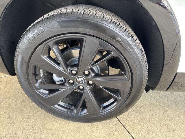 used 2025 Buick Envision car, priced at $37,900