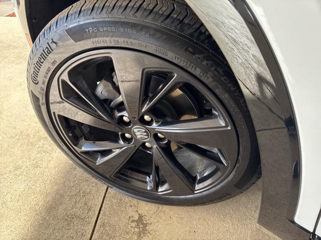 used 2025 Buick Envision car, priced at $37,900