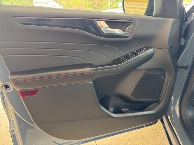 new 2025 Ford Escape car, priced at $30,400