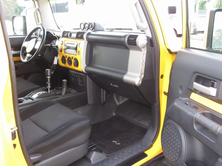 used 2007 Toyota FJ Cruiser car, priced at $16,491