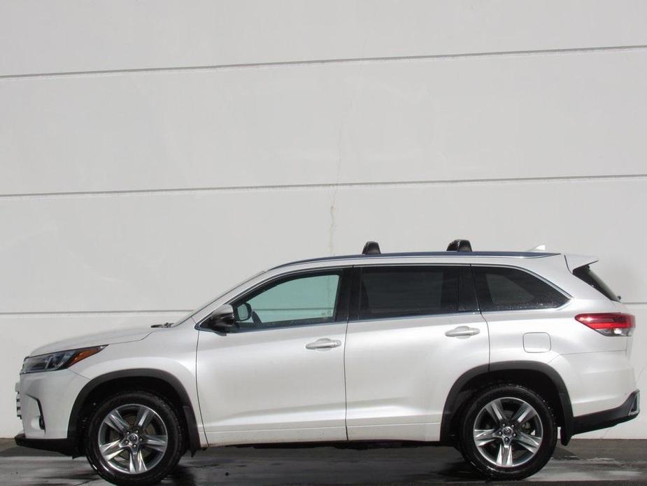 used 2019 Toyota Highlander car, priced at $29,111