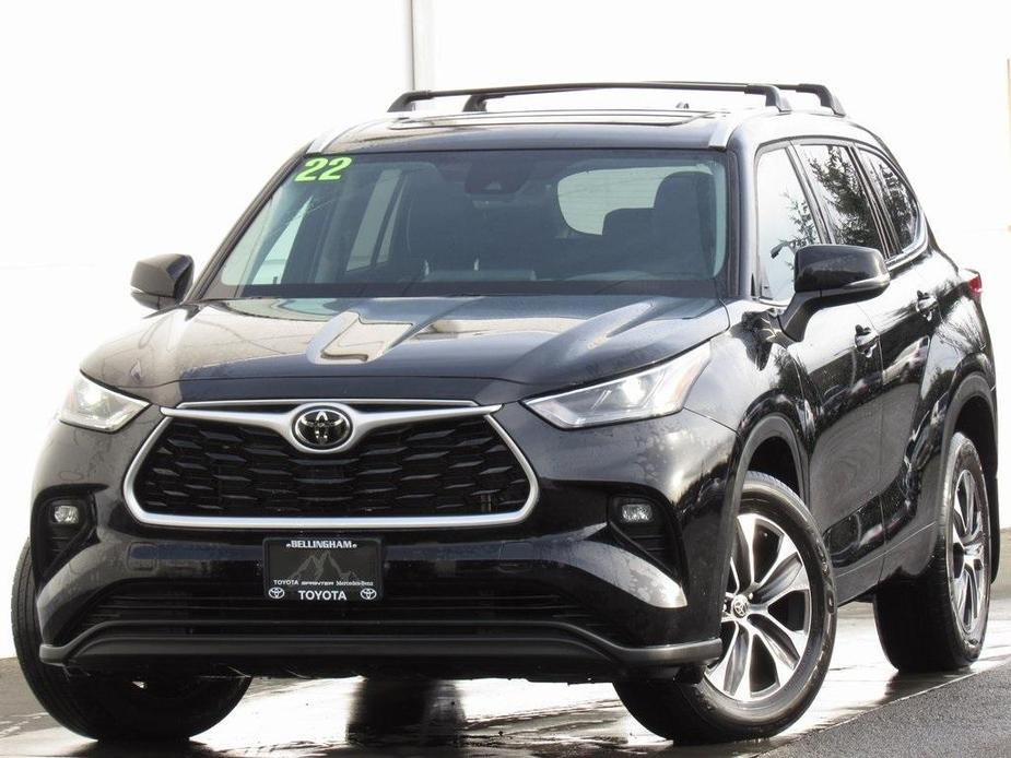 used 2022 Toyota Highlander car, priced at $38,681