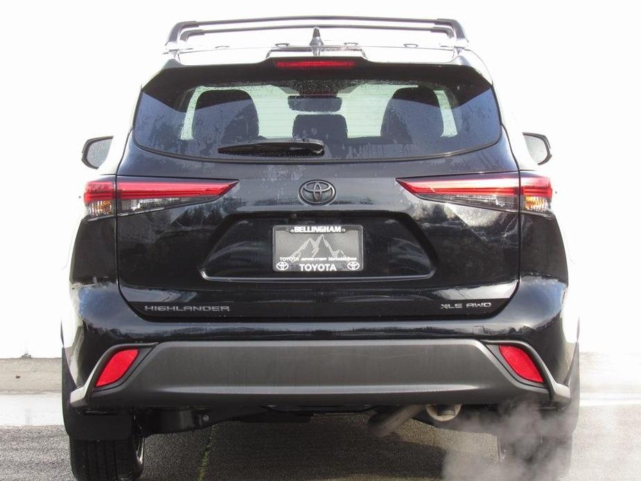 used 2022 Toyota Highlander car, priced at $38,681