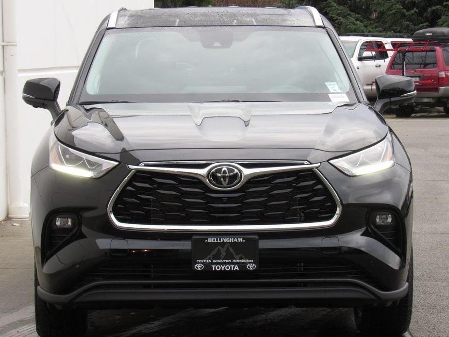 used 2023 Toyota Highlander car, priced at $42,991