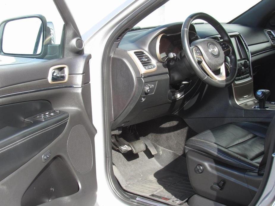 used 2015 Jeep Grand Cherokee car, priced at $13,271