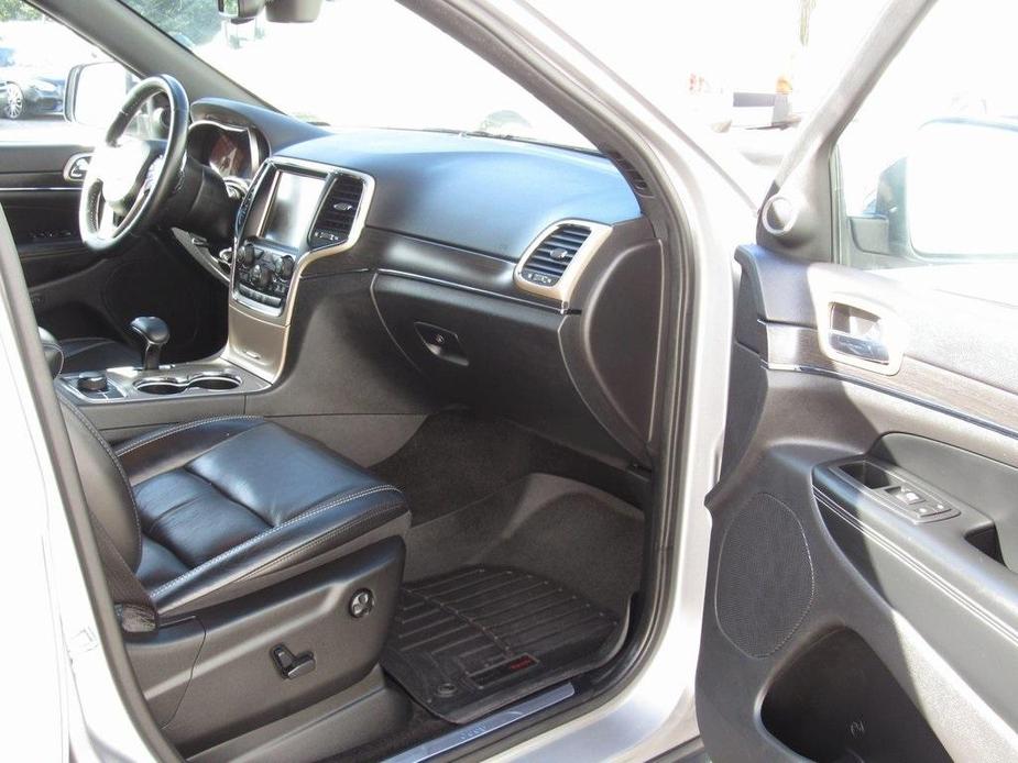 used 2015 Jeep Grand Cherokee car, priced at $13,271