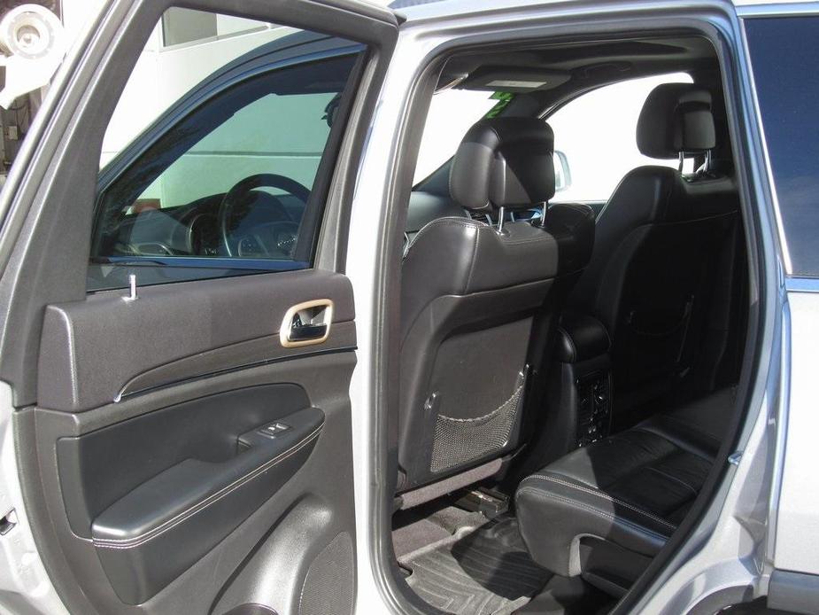 used 2015 Jeep Grand Cherokee car, priced at $13,271