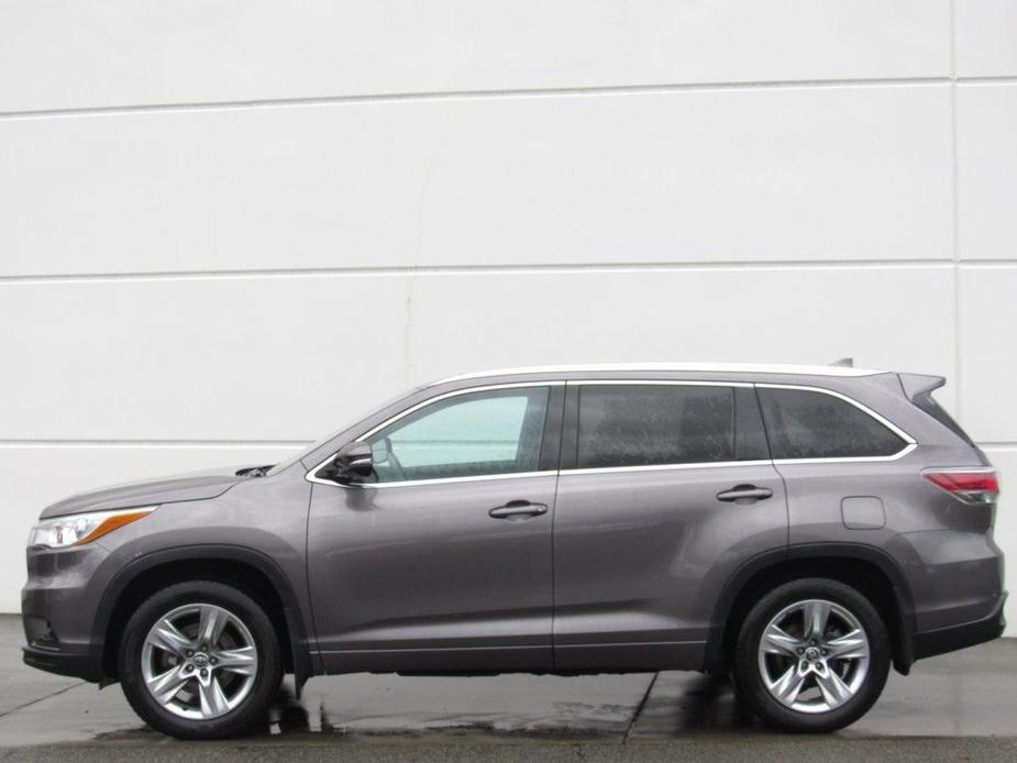 used 2016 Toyota Highlander car, priced at $28,991