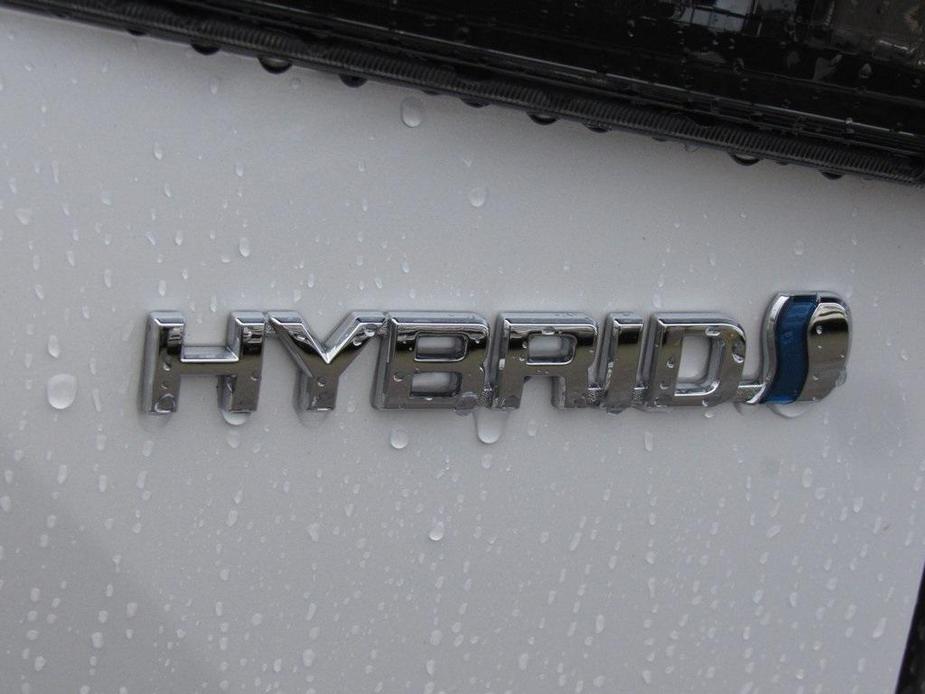 used 2022 Toyota Highlander Hybrid car, priced at $45,991