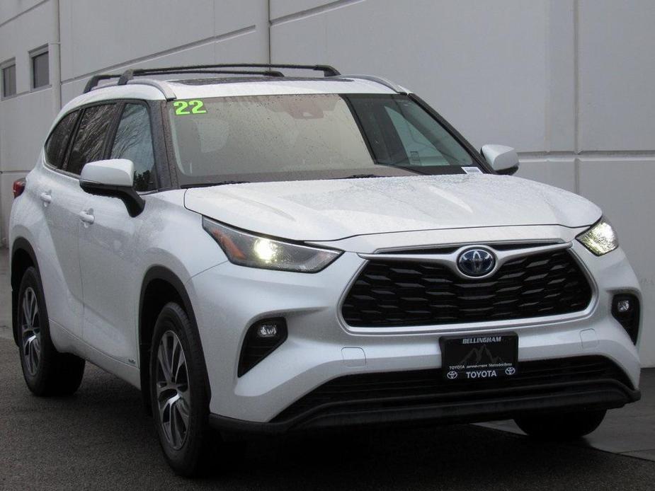 used 2022 Toyota Highlander Hybrid car, priced at $45,991