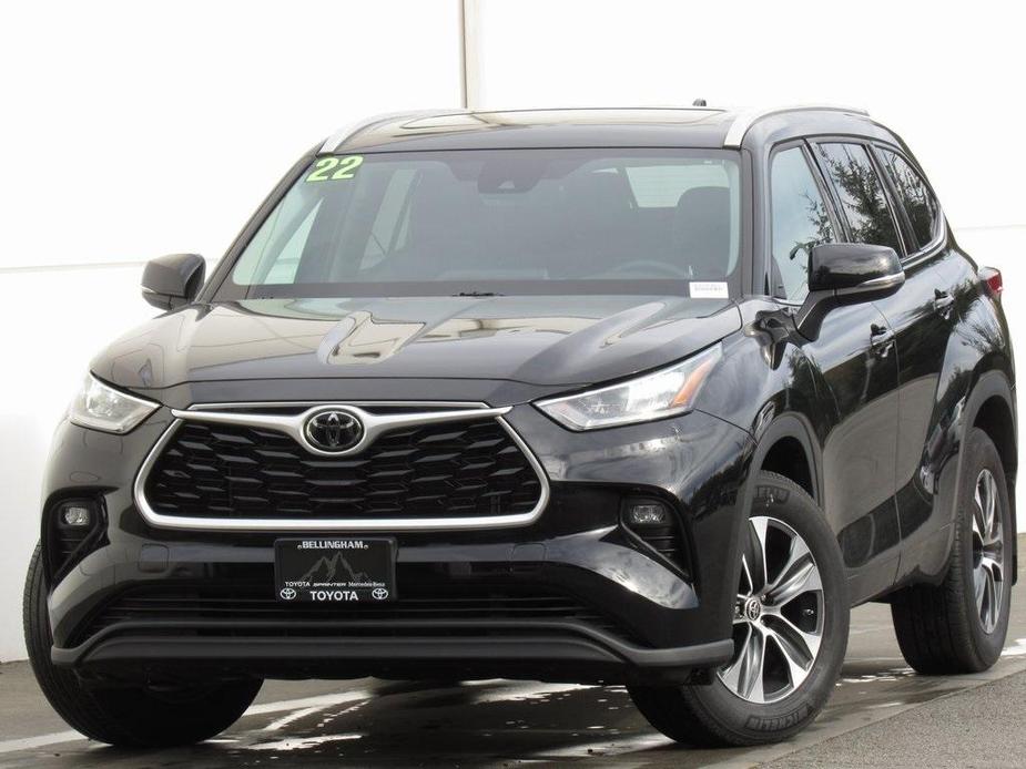 used 2022 Toyota Highlander car, priced at $37,993