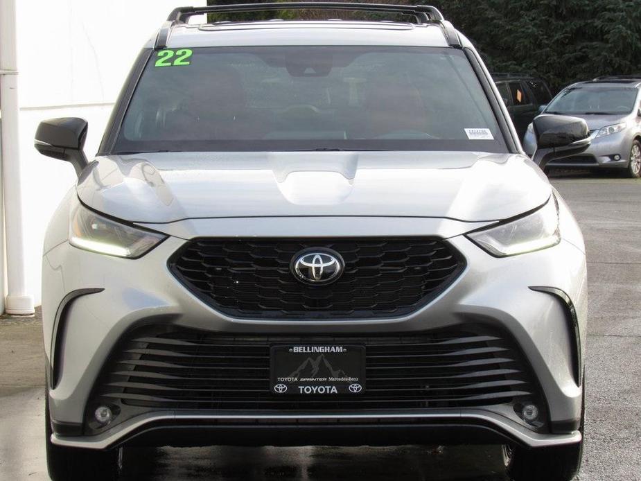 used 2022 Toyota Highlander car, priced at $40,391