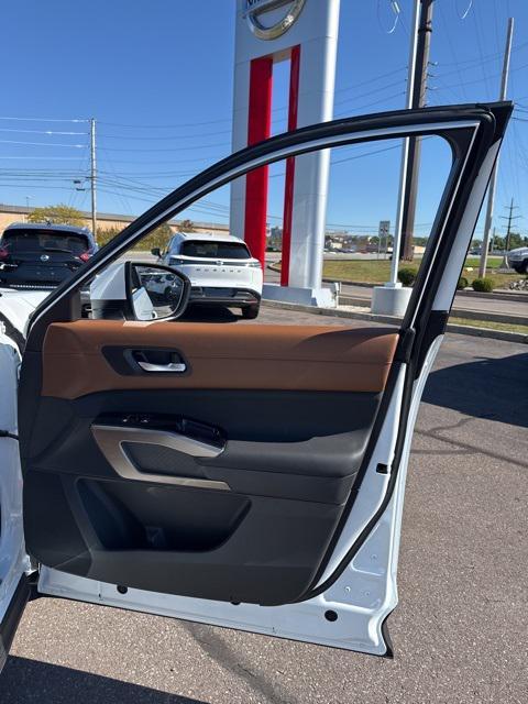 new 2025 Nissan Pathfinder car, priced at $46,570