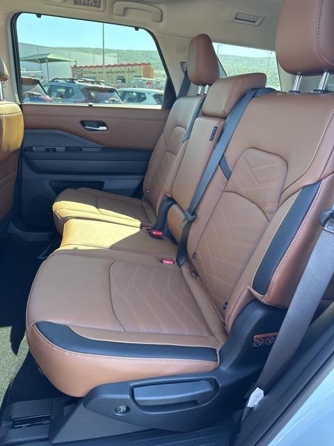 new 2025 Nissan Pathfinder car, priced at $46,570