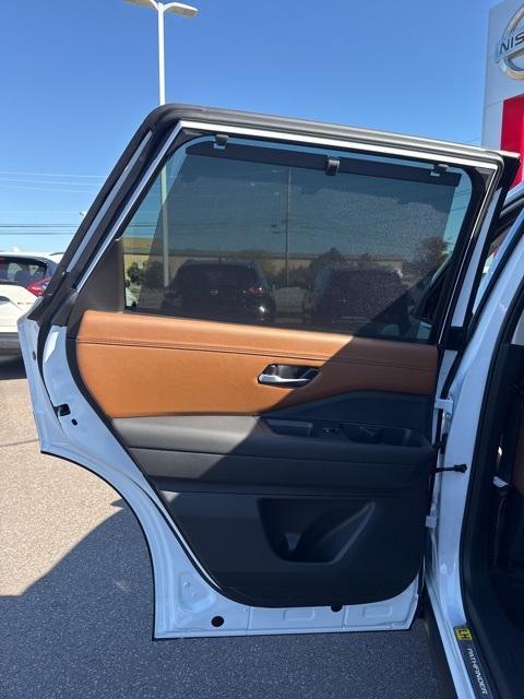 new 2025 Nissan Pathfinder car, priced at $46,570