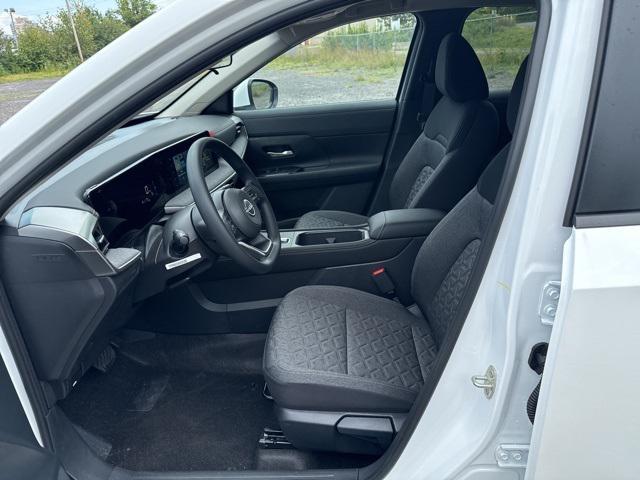 new 2025 Nissan Kicks car, priced at $27,528