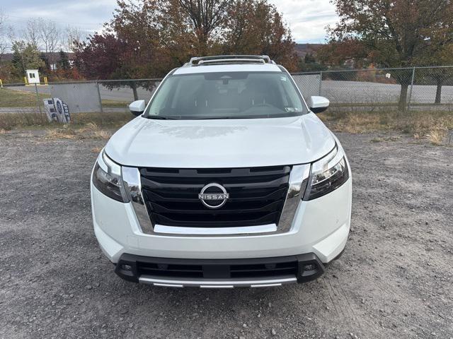 new 2025 Nissan Pathfinder car, priced at $42,580