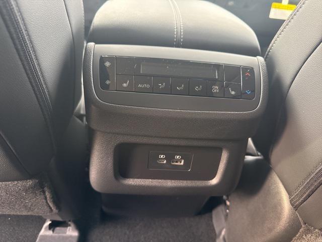 new 2025 Nissan Pathfinder car, priced at $42,580