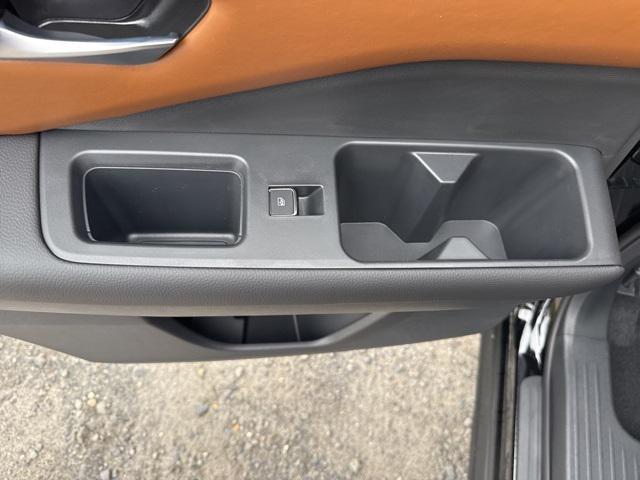 new 2025 Nissan Pathfinder car, priced at $46,317