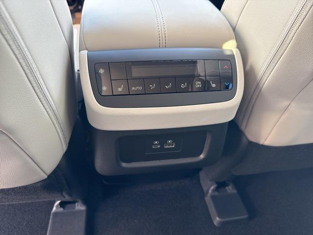 new 2025 Nissan Pathfinder car, priced at $43,720