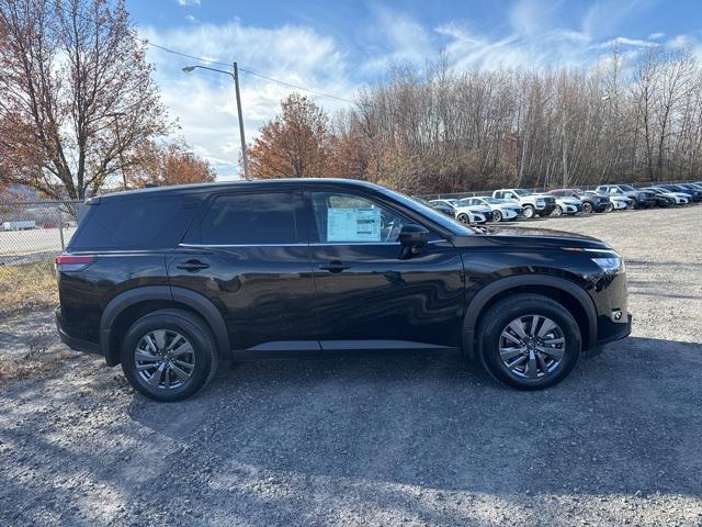 new 2025 Nissan Pathfinder car, priced at $33,682
