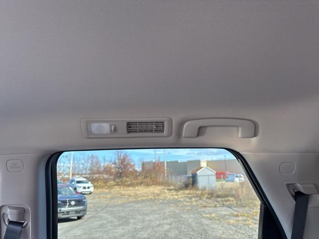 new 2025 Nissan Pathfinder car, priced at $33,682