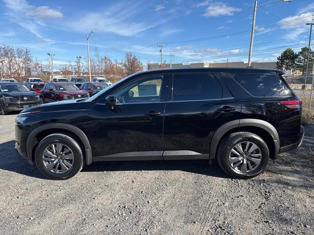 new 2025 Nissan Pathfinder car, priced at $33,682