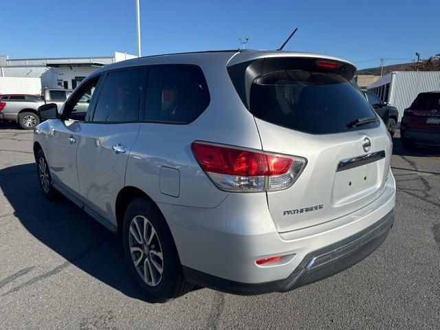 used 2013 Nissan Pathfinder car, priced at $8,995