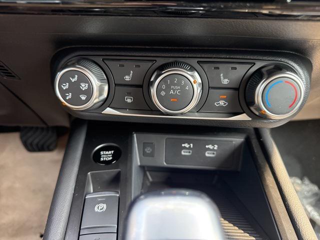 new 2025 Nissan Kicks car, priced at $28,180