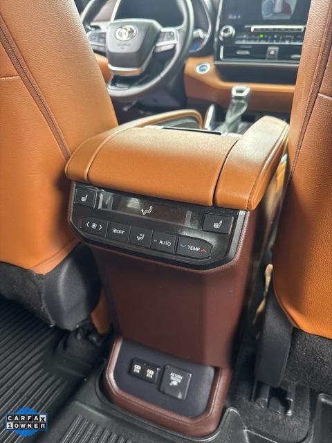 used 2021 Toyota Highlander Hybrid car, priced at $39,995