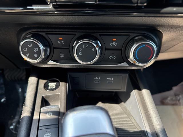 new 2025 Nissan Kicks car, priced at $25,727