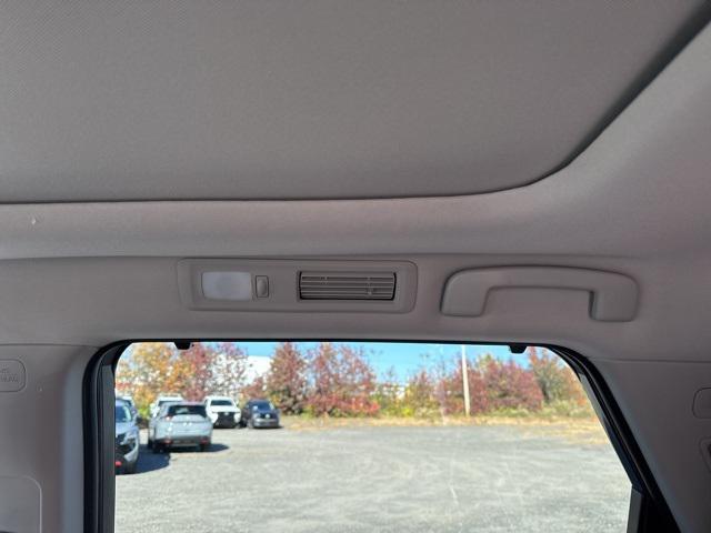 new 2025 Nissan Pathfinder car, priced at $45,302