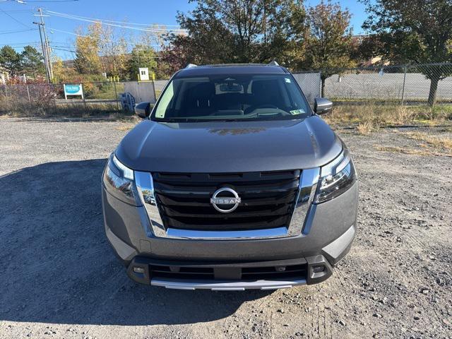 new 2025 Nissan Pathfinder car, priced at $45,302