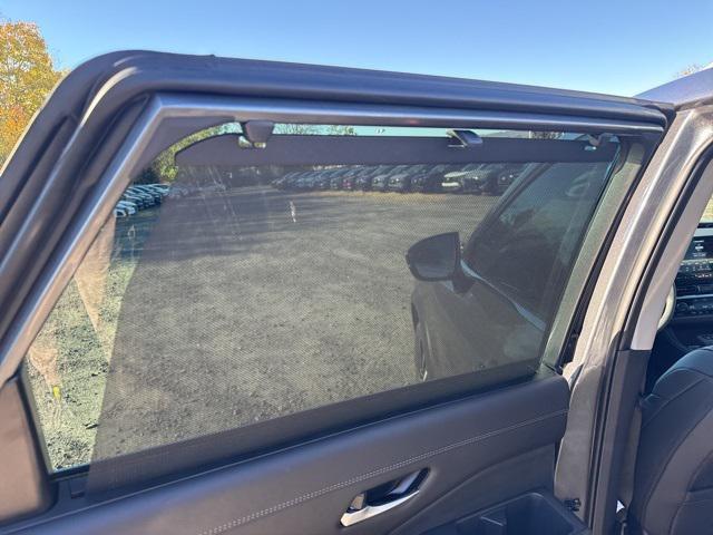 new 2025 Nissan Pathfinder car, priced at $45,302