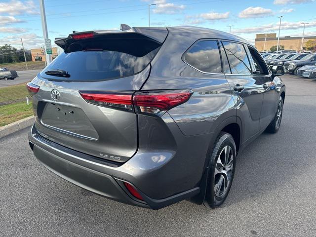 used 2021 Toyota Highlander car, priced at $32,839