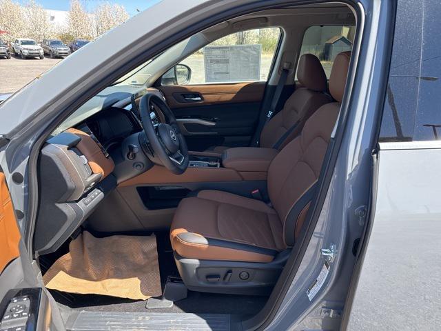 new 2025 Nissan Pathfinder car, priced at $51,705
