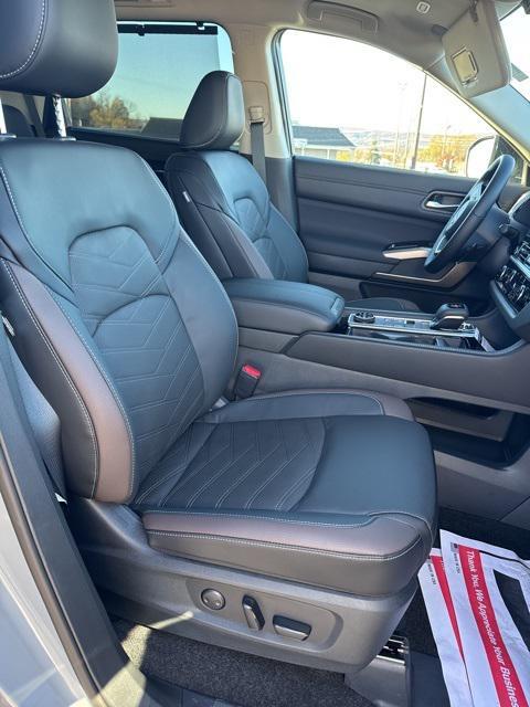 new 2025 Nissan Pathfinder car, priced at $46,637