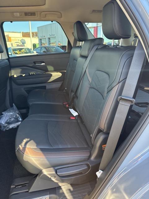 new 2025 Nissan Pathfinder car, priced at $46,637