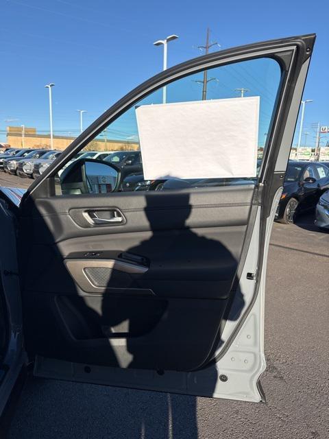 new 2025 Nissan Pathfinder car, priced at $46,637