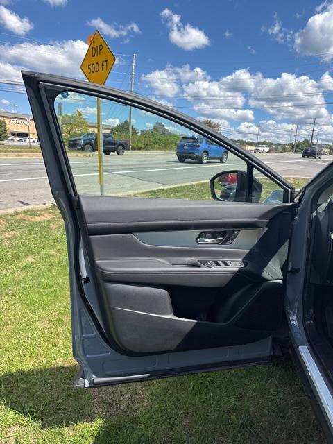 new 2025 Nissan Murano car, priced at $42,080