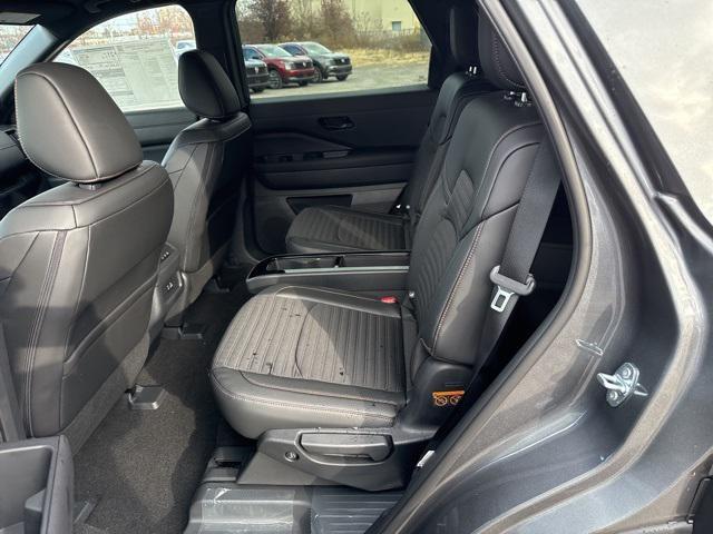 new 2025 Nissan Pathfinder car, priced at $39,161