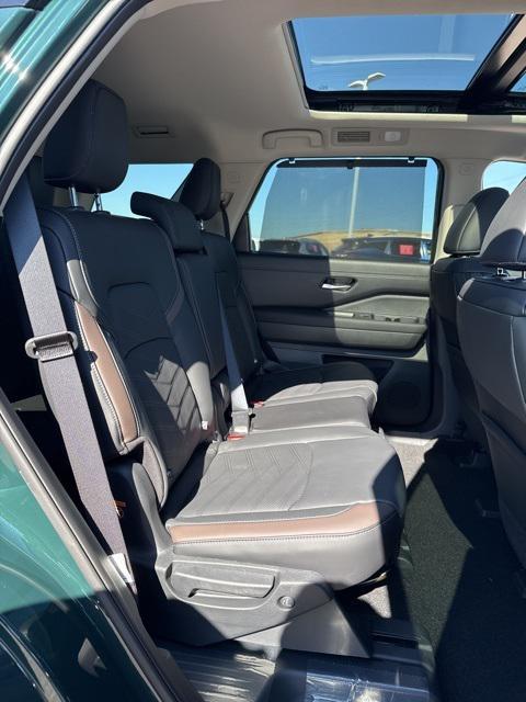 new 2025 Nissan Pathfinder car, priced at $45,203